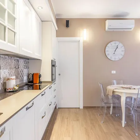 Marconi Escape Apartman *